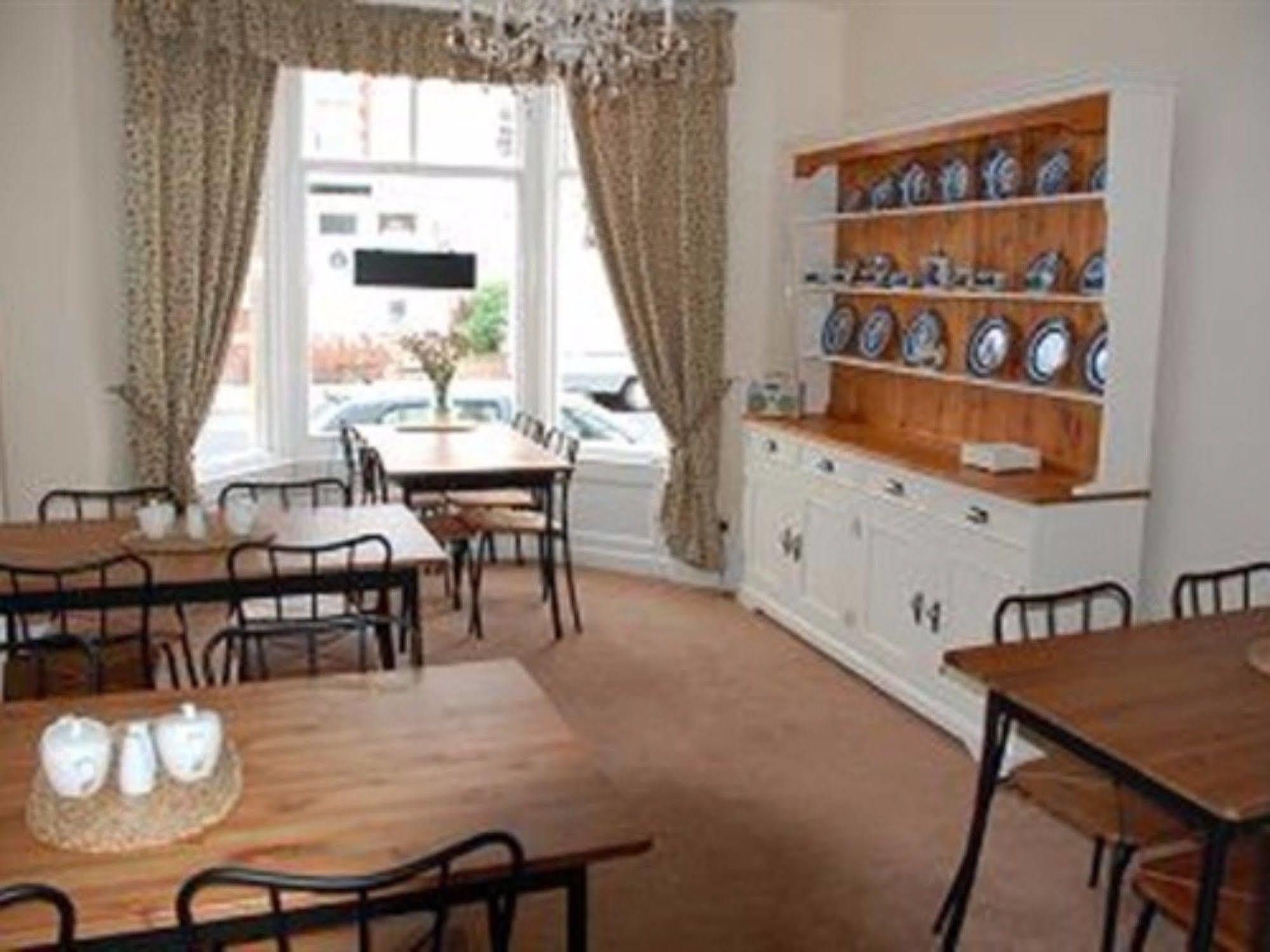 Eden House Bed & Breakfast Blackpool Exterior photo