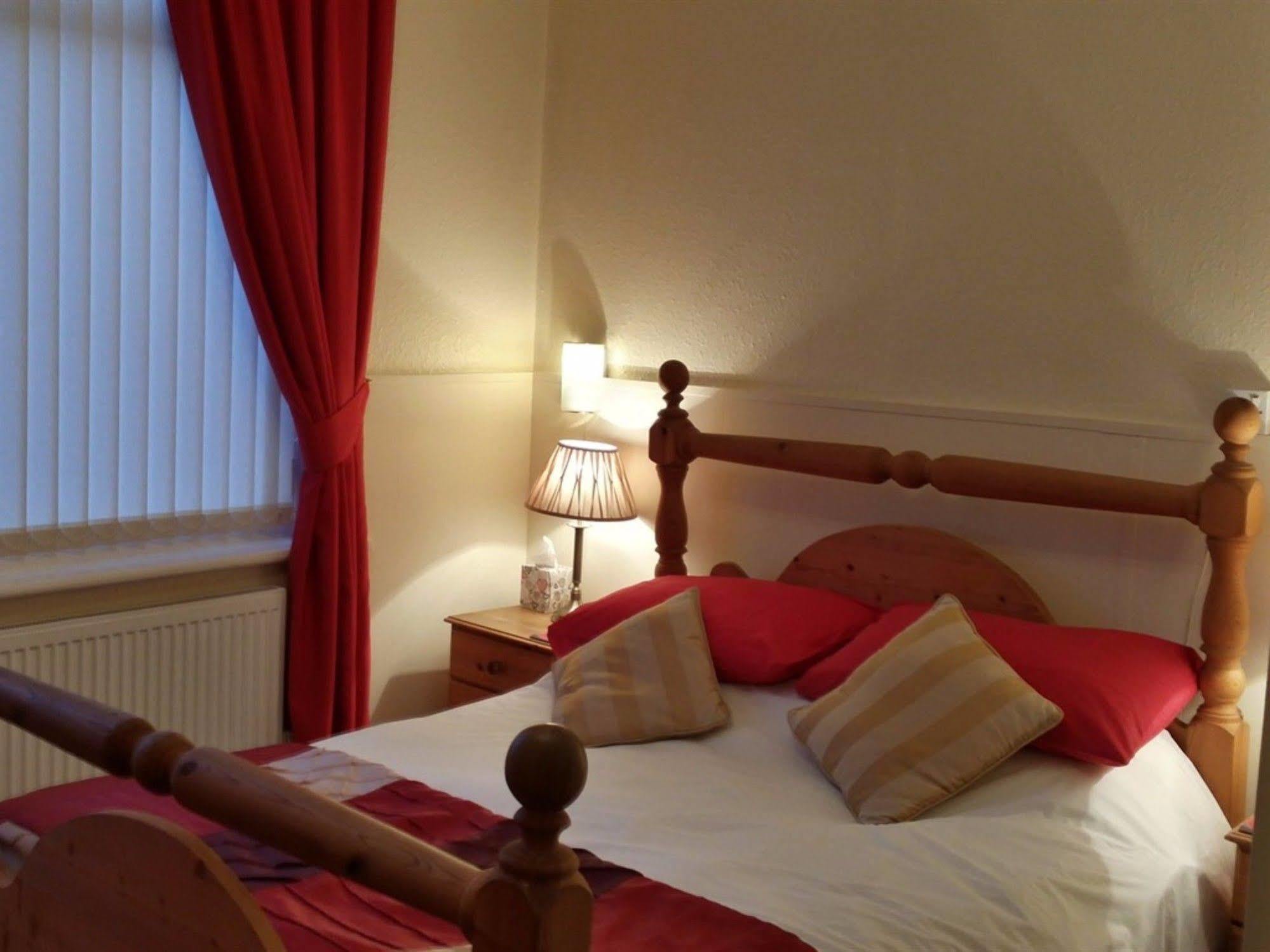 Eden House Bed & Breakfast Blackpool Exterior photo
