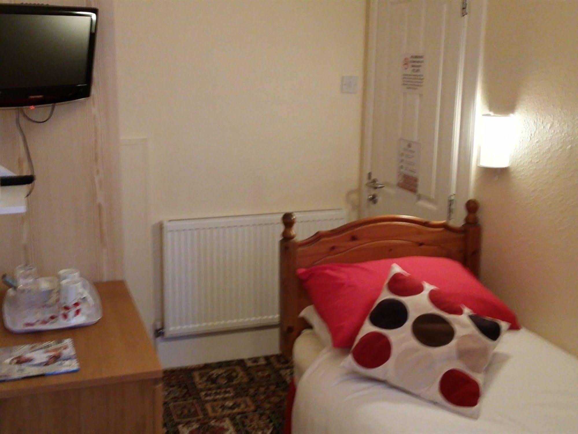 Eden House Bed & Breakfast Blackpool Exterior photo